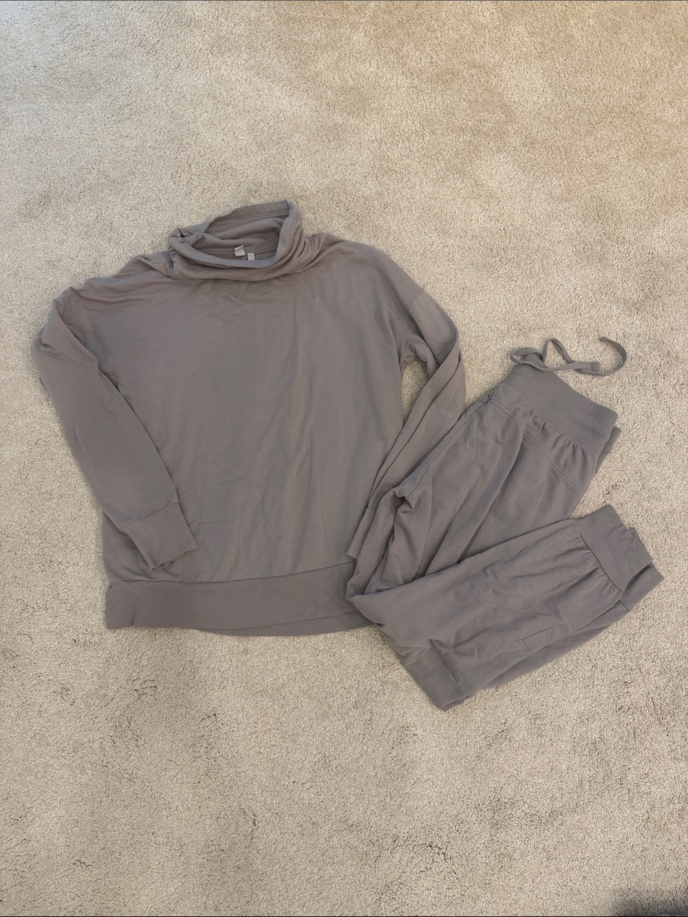 Zella Women's Taupe Gray Turtleneck Lounge Set